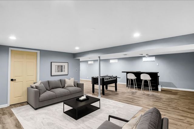 406 N Park Drive, Glenwood, IL 60425