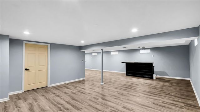 406 N Park Drive, Glenwood, IL 60425