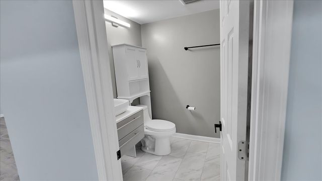 406 N Park Drive, Glenwood, IL 60425