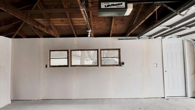 406 N Park Drive, Glenwood, IL 60425