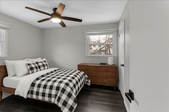 406 N Park Drive, Glenwood, IL 60425