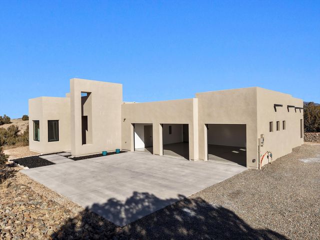 19 Anasazi Trail, Sandia Park, NM 87047