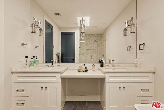 4538 Camellia Avenue, Los Angeles, CA 91602