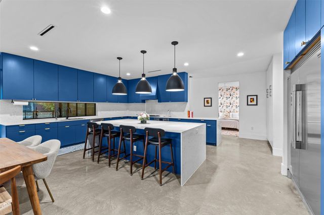 5704 Driftwood DR, Austin, TX 78731