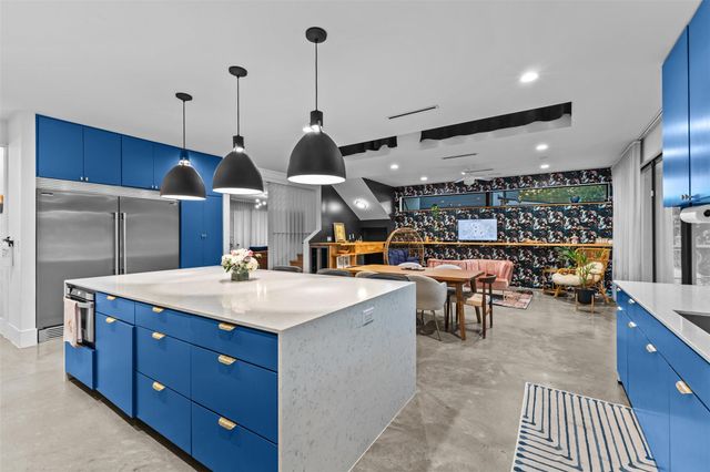 5704 Driftwood DR, Austin, TX 78731