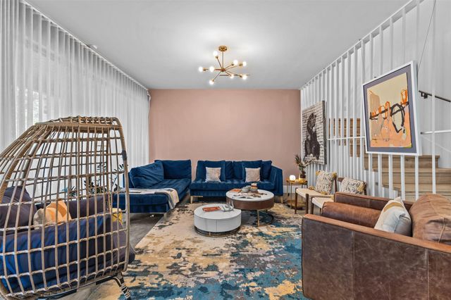 5704 Driftwood DR, Austin, TX 78731