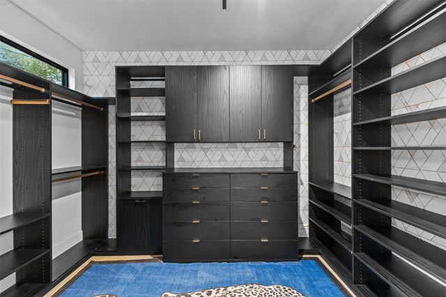 5704 Driftwood DR, Austin, TX 78731