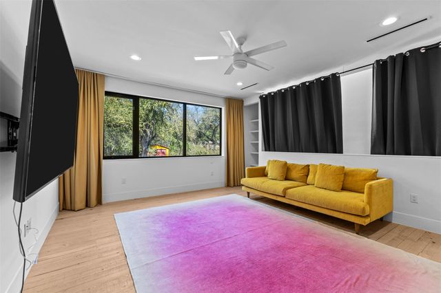 5704 Driftwood DR, Austin, TX 78731