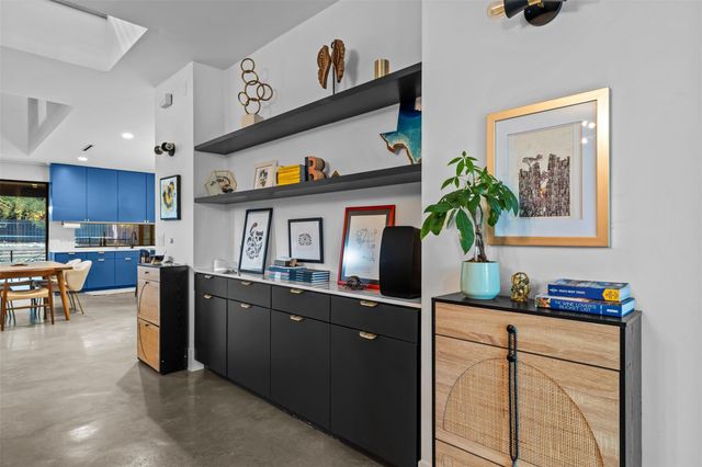 5704 Driftwood DR, Austin, TX 78731