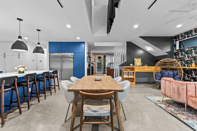 5704 Driftwood DR, Austin, TX 78731