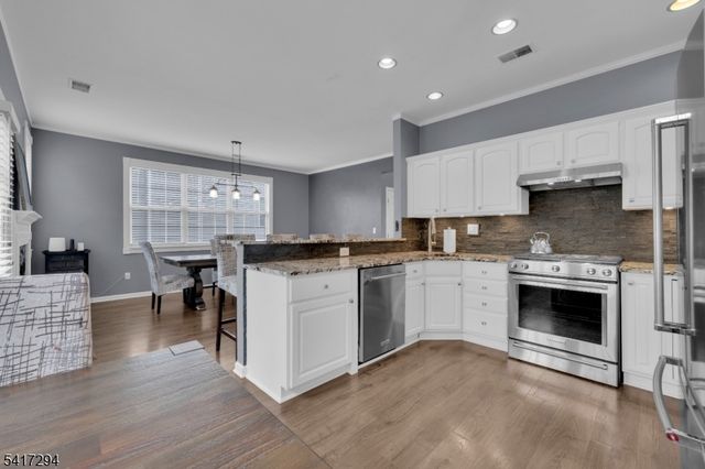 23 Musky Ridge Dr, Hackettstown Town, NJ 07840