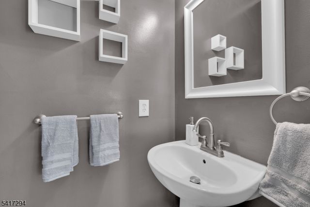 23 Musky Ridge Dr, Hackettstown Town, NJ 07840