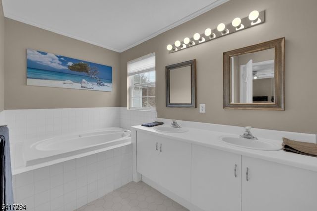 23 Musky Ridge Dr, Hackettstown Town, NJ 07840