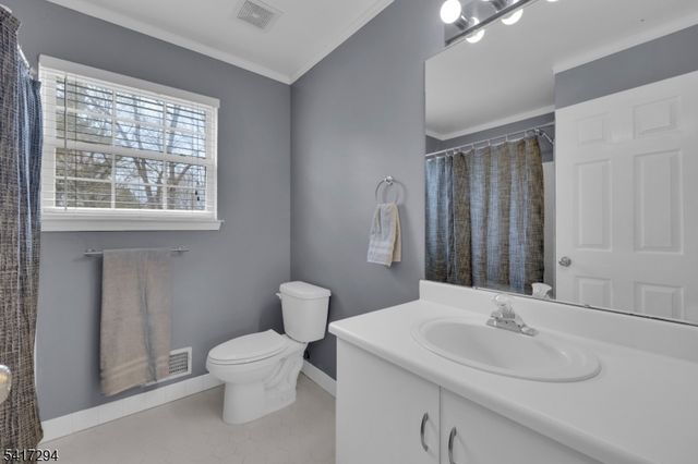 23 Musky Ridge Dr, Hackettstown Town, NJ 07840