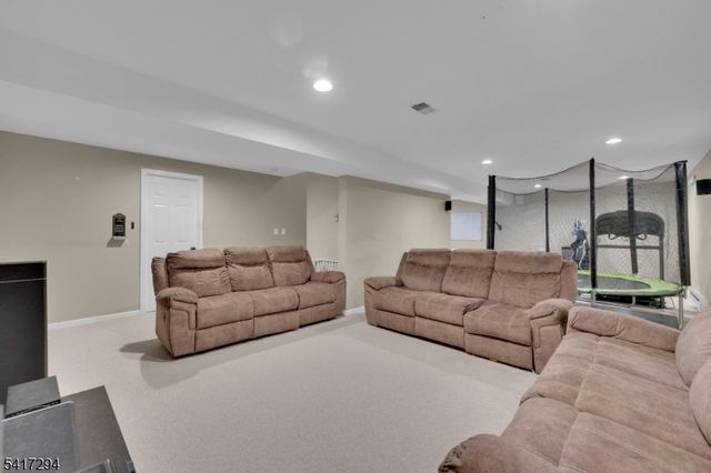 23 Musky Ridge Dr, Hackettstown Town, NJ 07840