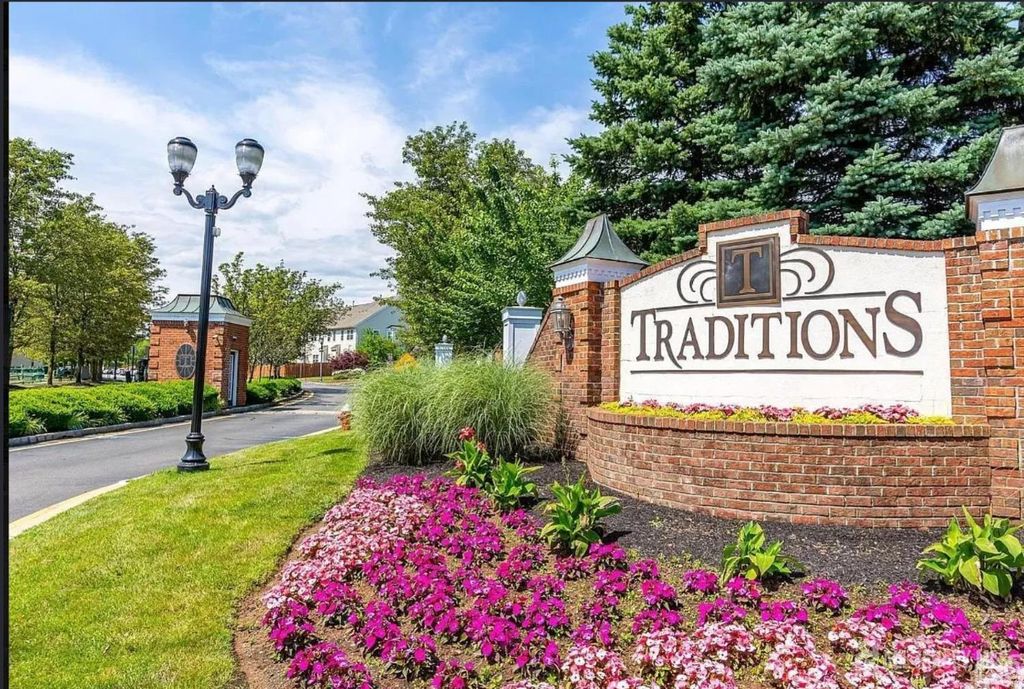 727 Lucy Court, South Plainfield, NJ 07080
