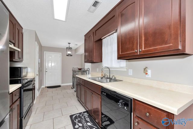 106 Pine Cone Drive, Toney, AL 35773