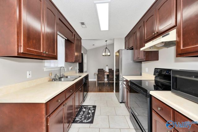 106 Pine Cone Drive, Toney, AL 35773