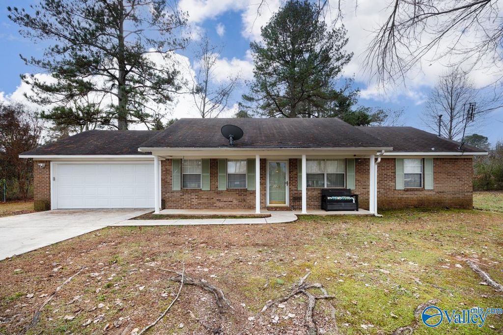 106 Pine Cone Drive, Toney, AL 35773