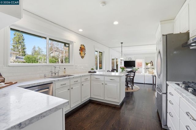 152 Walford Dr, Moraga, CA 94556