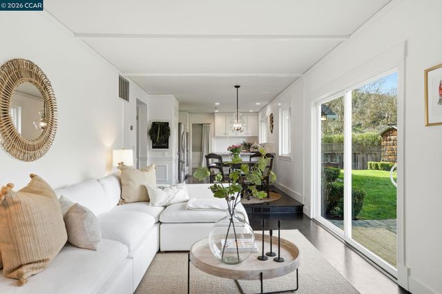 152 Walford Dr, Moraga, CA 94556