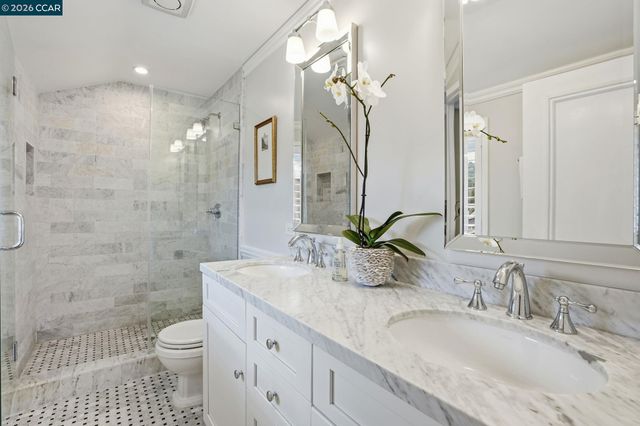 152 Walford Dr, Moraga, CA 94556