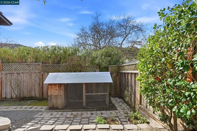 152 Walford Dr, Moraga, CA 94556