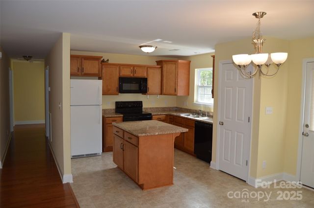 132 Springfield Road, Statesville, NC 28625