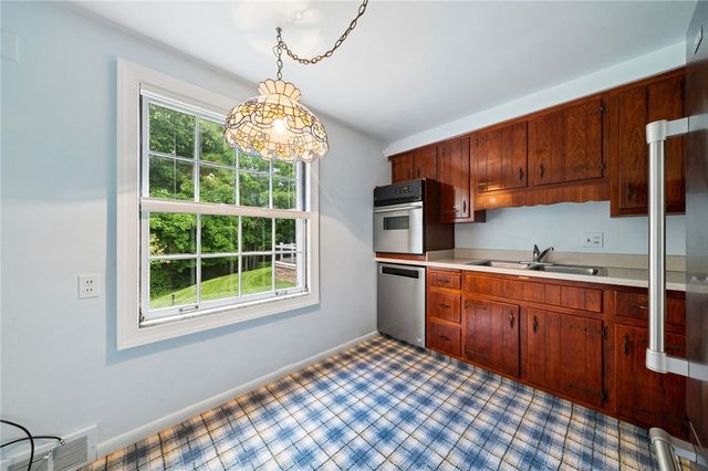 260 CHERRY LANE, North Huntingdon, PA 15642