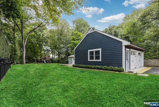 200 Katherine Road, Ridgewood, NJ 07450