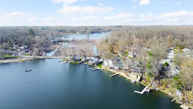 1210 Edgewater Beach Road, Valparaiso, IN 46383