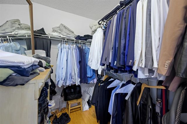 19555 E Country Club Dr 8303, Aventura, FL 33180