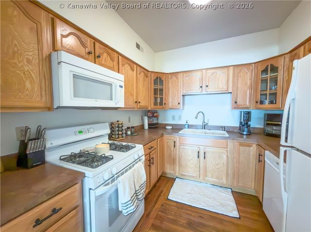 1313 Lee Street E 221, Charleston, WV 25301