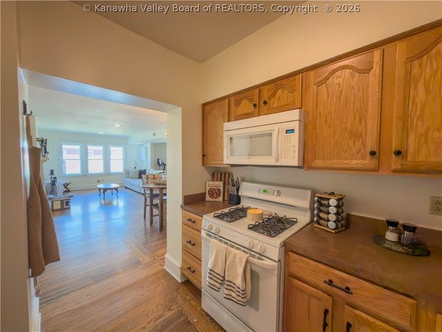 1313 Lee Street E 221, Charleston, WV 25301