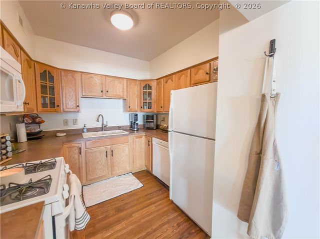 1313 Lee Street E 221, Charleston, WV 25301