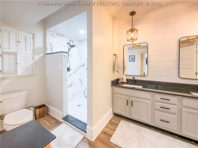 1313 Lee Street E 221, Charleston, WV 25301