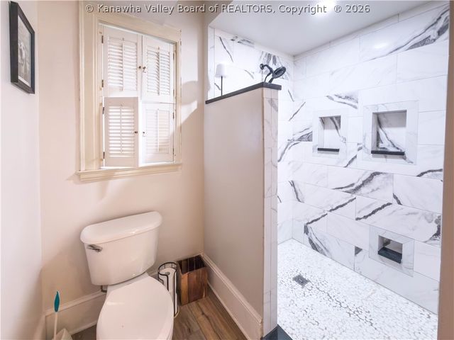 1313 Lee Street E 221, Charleston, WV 25301