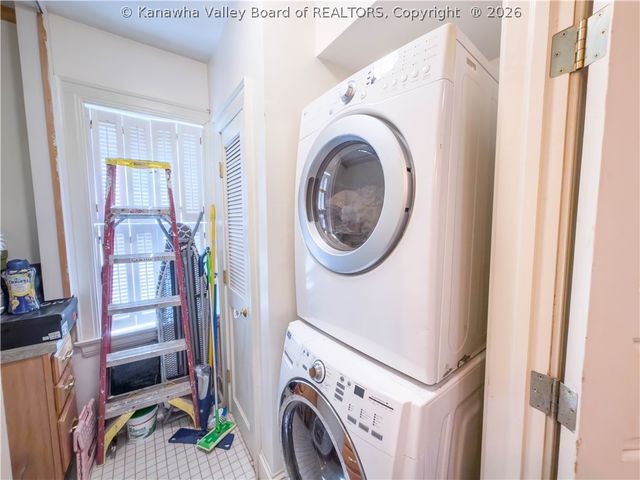 1313 Lee Street E 221, Charleston, WV 25301