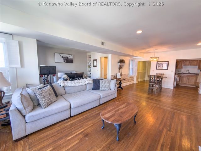 1313 Lee Street E 221, Charleston, WV 25301