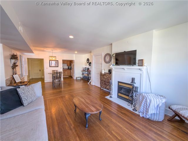 1313 Lee Street E 221, Charleston, WV 25301