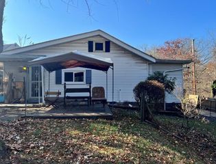 17 Norwood St, Mckees Rocks, PA 15136
