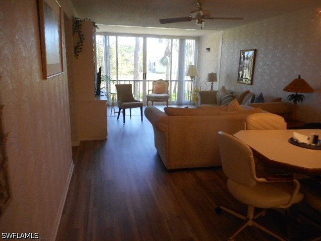 1086 Forest Lakes DR 9203, Naples, FL 34105
