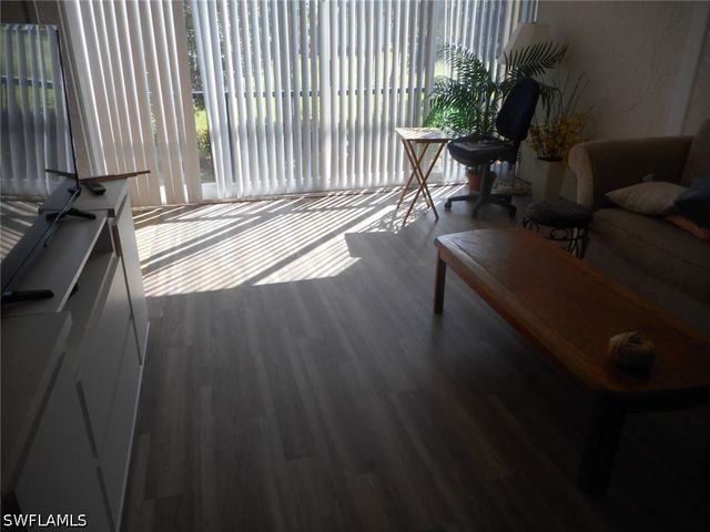 1086 Forest Lakes DR 9203, Naples, FL 34105