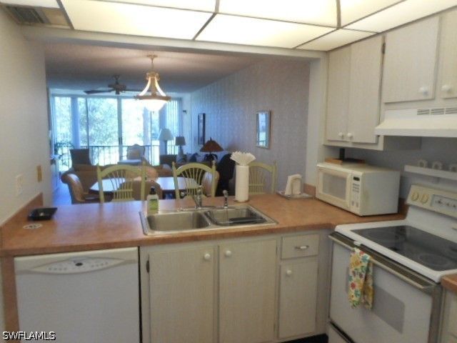 1086 Forest Lakes DR 9203, Naples, FL 34105