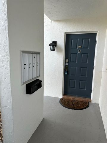 1641 SOUTHWOOD STREET 1641, Sarasota, FL 34231