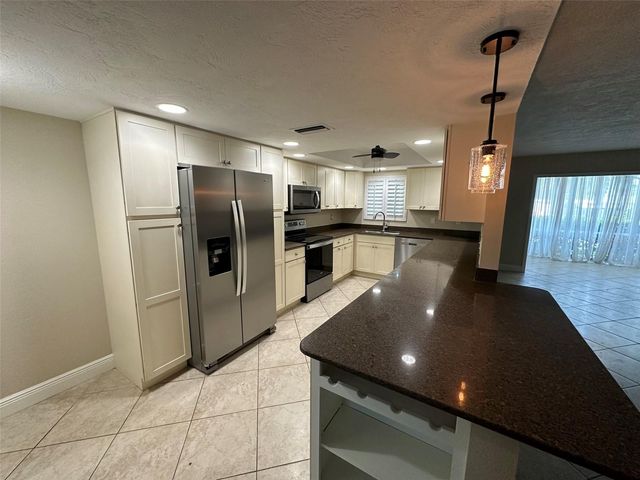 1641 SOUTHWOOD STREET 1641, Sarasota, FL 34231