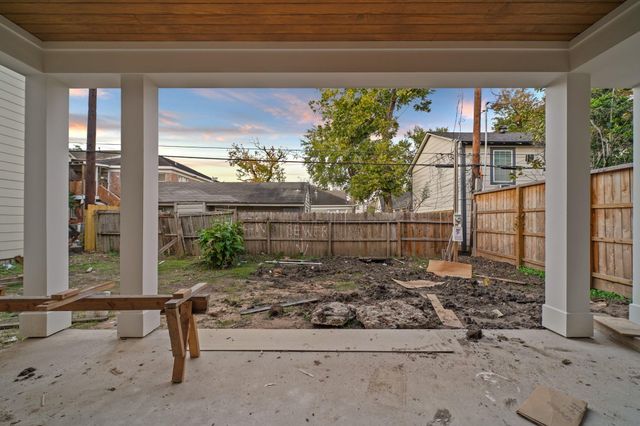 1642 Norfolk Street, Houston, TX 77006