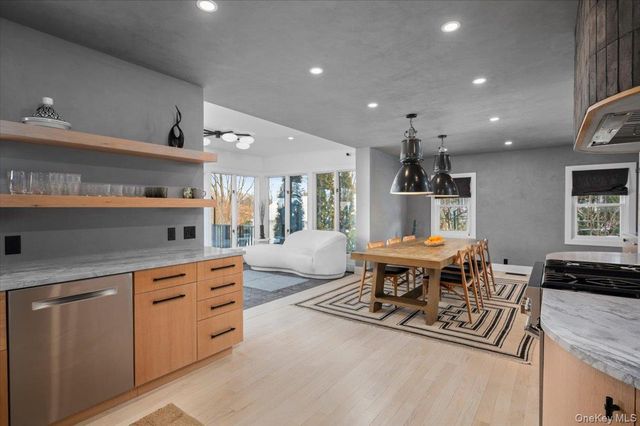 21 Old Colony Drive, Larchmont, NY 10538