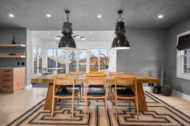 21 Old Colony Drive, Larchmont, NY 10538