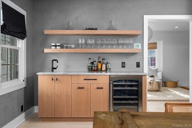 21 Old Colony Drive, Larchmont, NY 10538